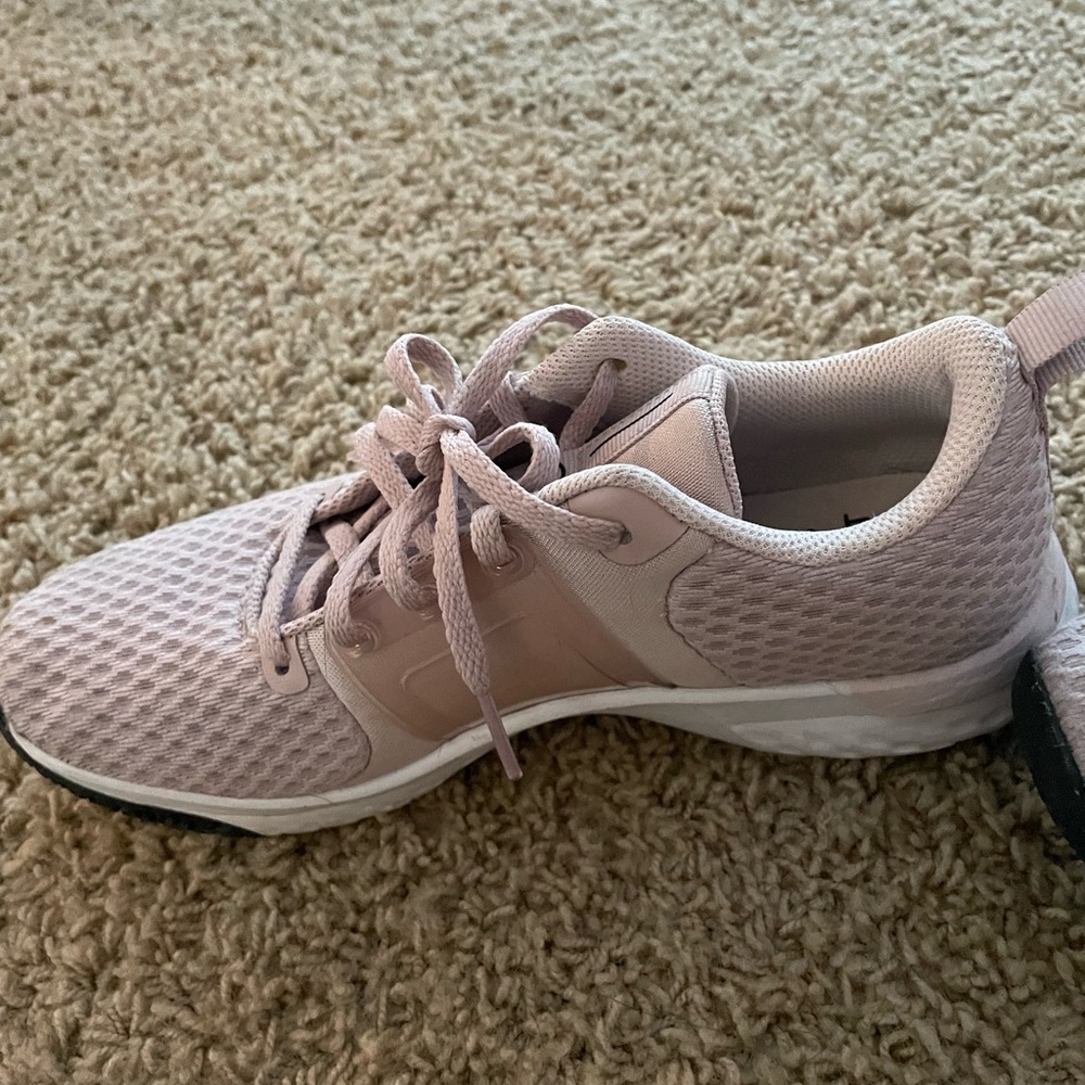Nike Renew Running Shoe - Picture 4 of 9